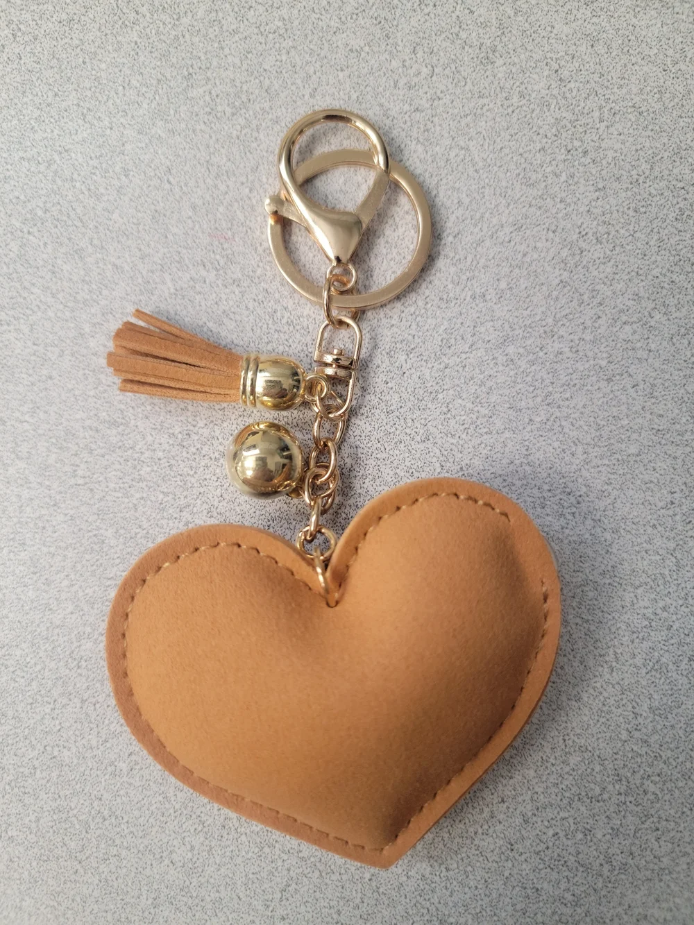 Crystal Heart Cat Mom Keychain with Pink Paw Accent - Elegant Gold Tone